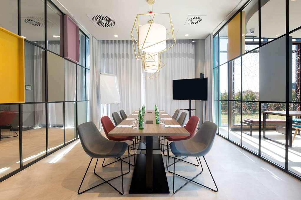 Hotel Hampton By Hilton Krakow Airport Balice Facilidades foto